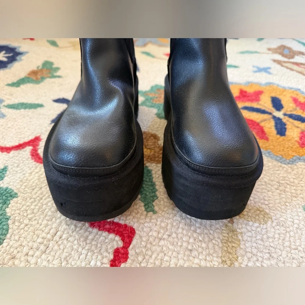 Ugg Black Platform Ankle Boots for Winter Snow or Rain - Picture 3 of 6